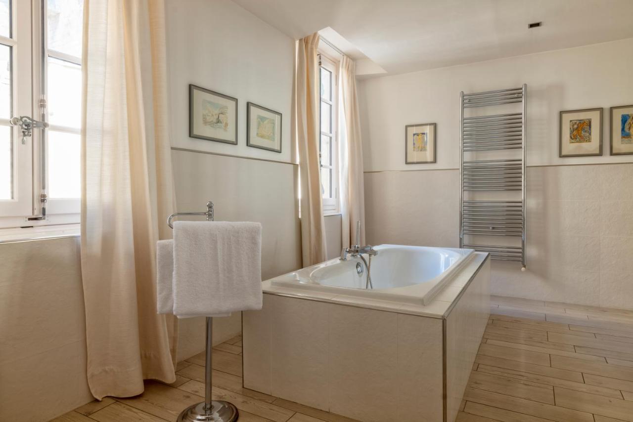 Le Prieure Hotel Villeneuve-les-Avignon Bagian luar foto
