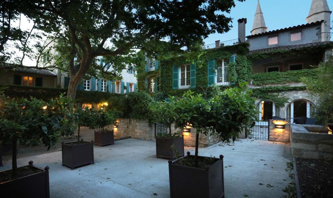 Le Prieure Hotel Villeneuve-les-Avignon Bagian luar foto