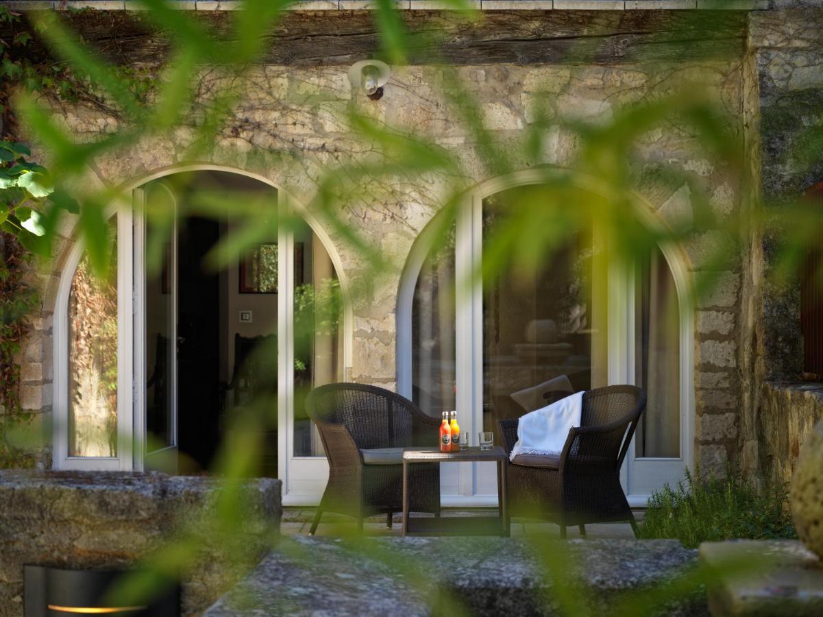 Le Prieure Hotel Villeneuve-les-Avignon Bagian luar foto
