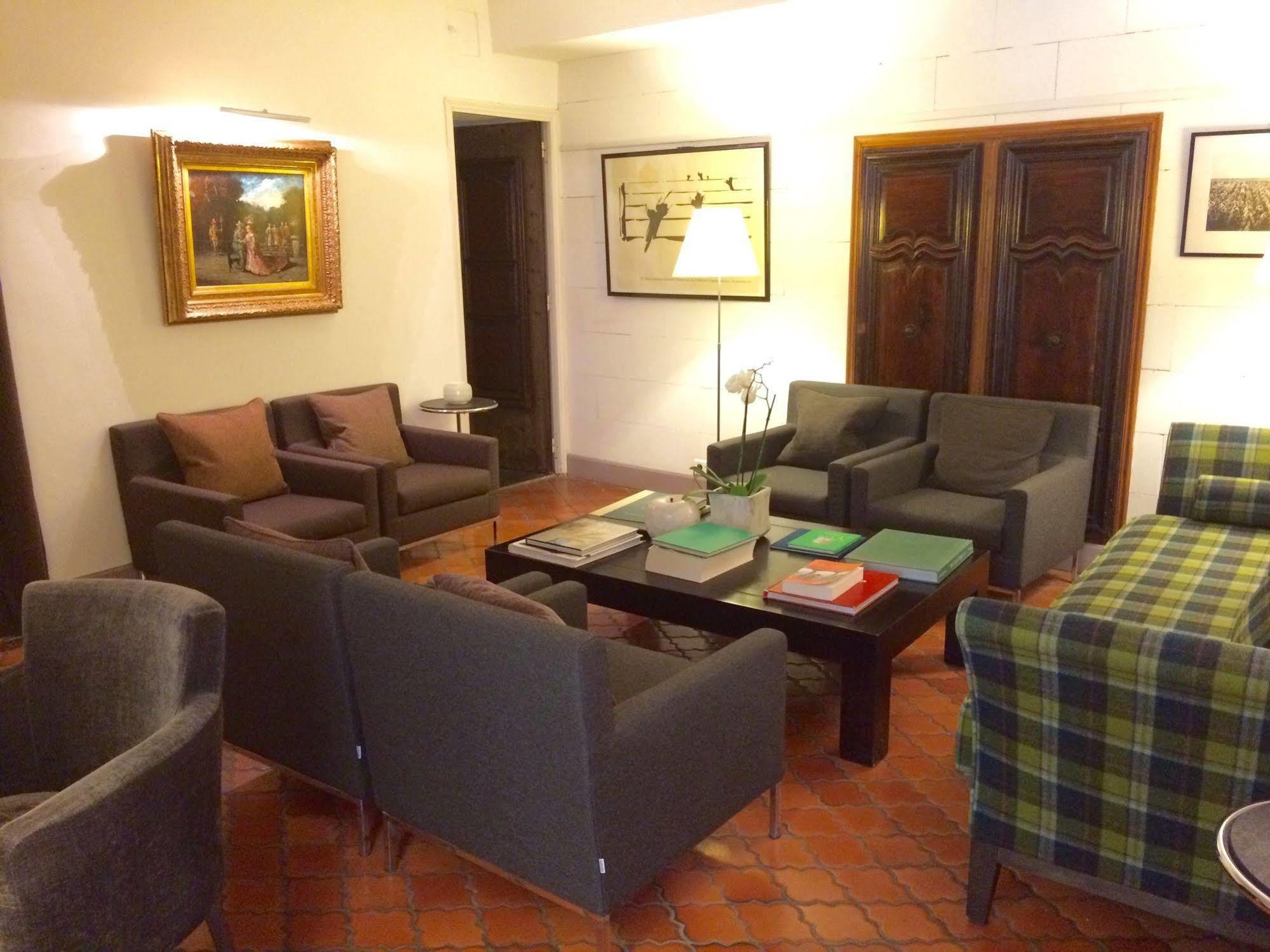 Le Prieure Hotel Villeneuve-les-Avignon Bagian luar foto
