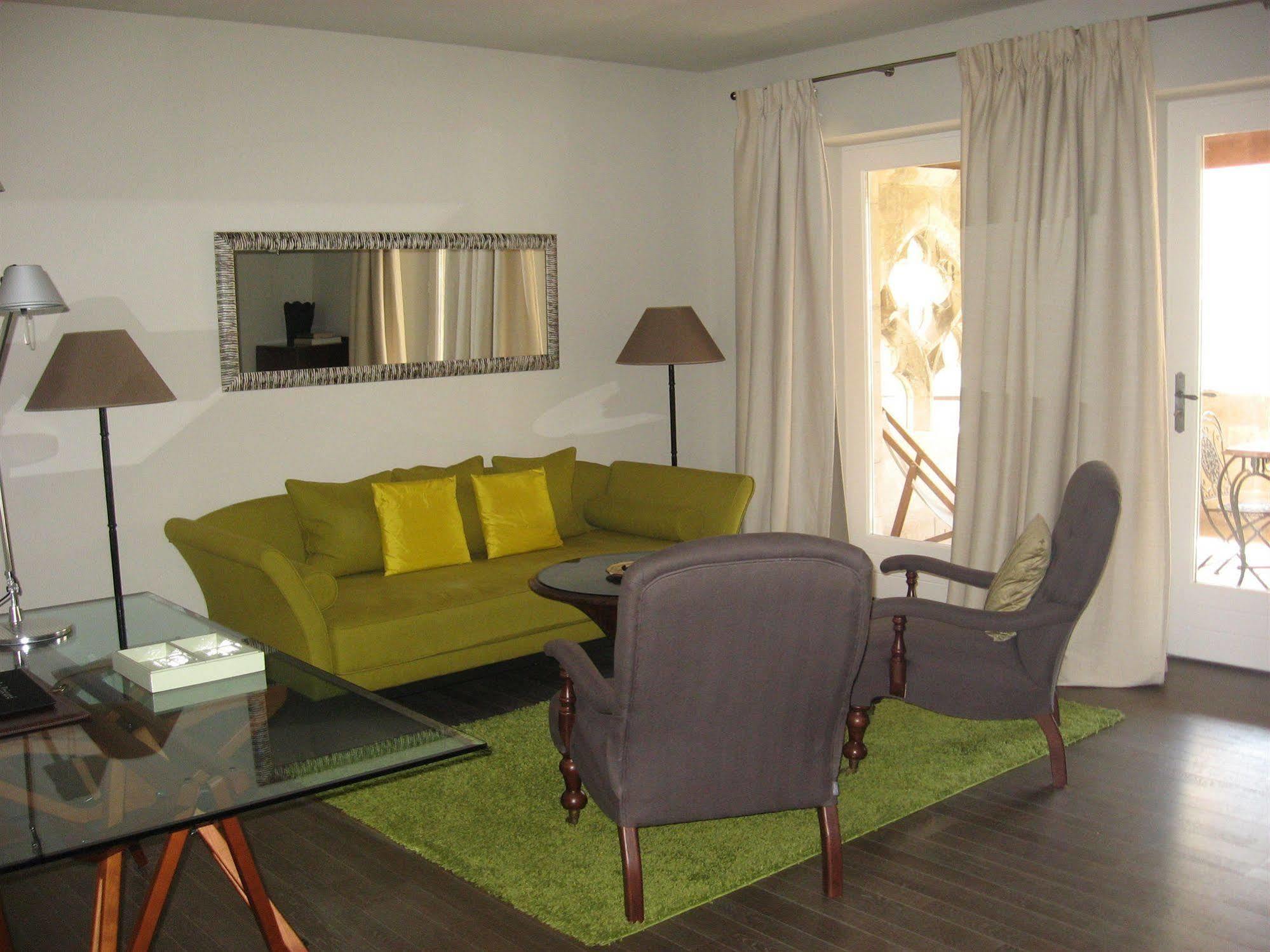 Le Prieure Hotel Villeneuve-les-Avignon Bagian luar foto